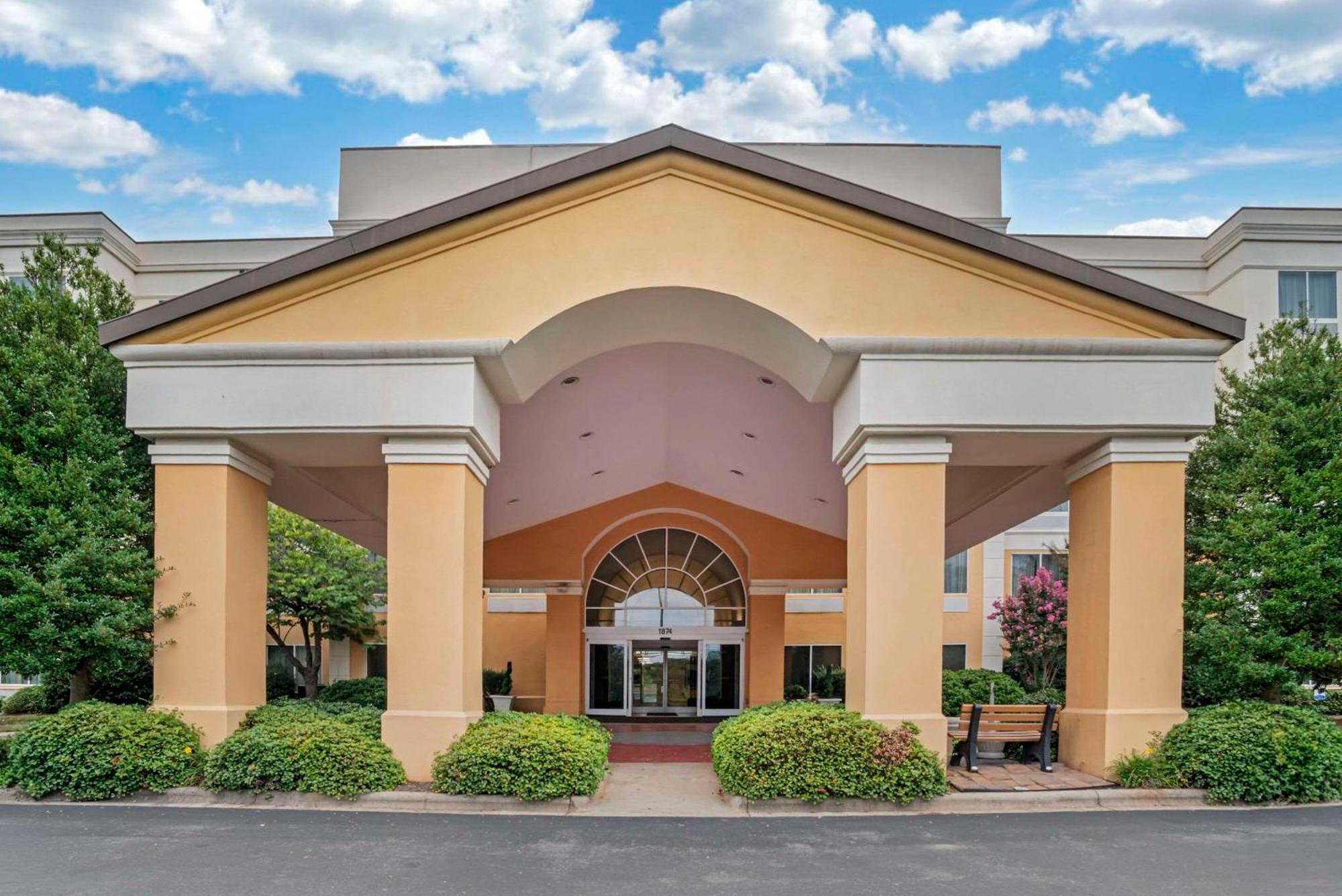 Comfort Suites Gastonia - Charlotte מראה חיצוני תמונה