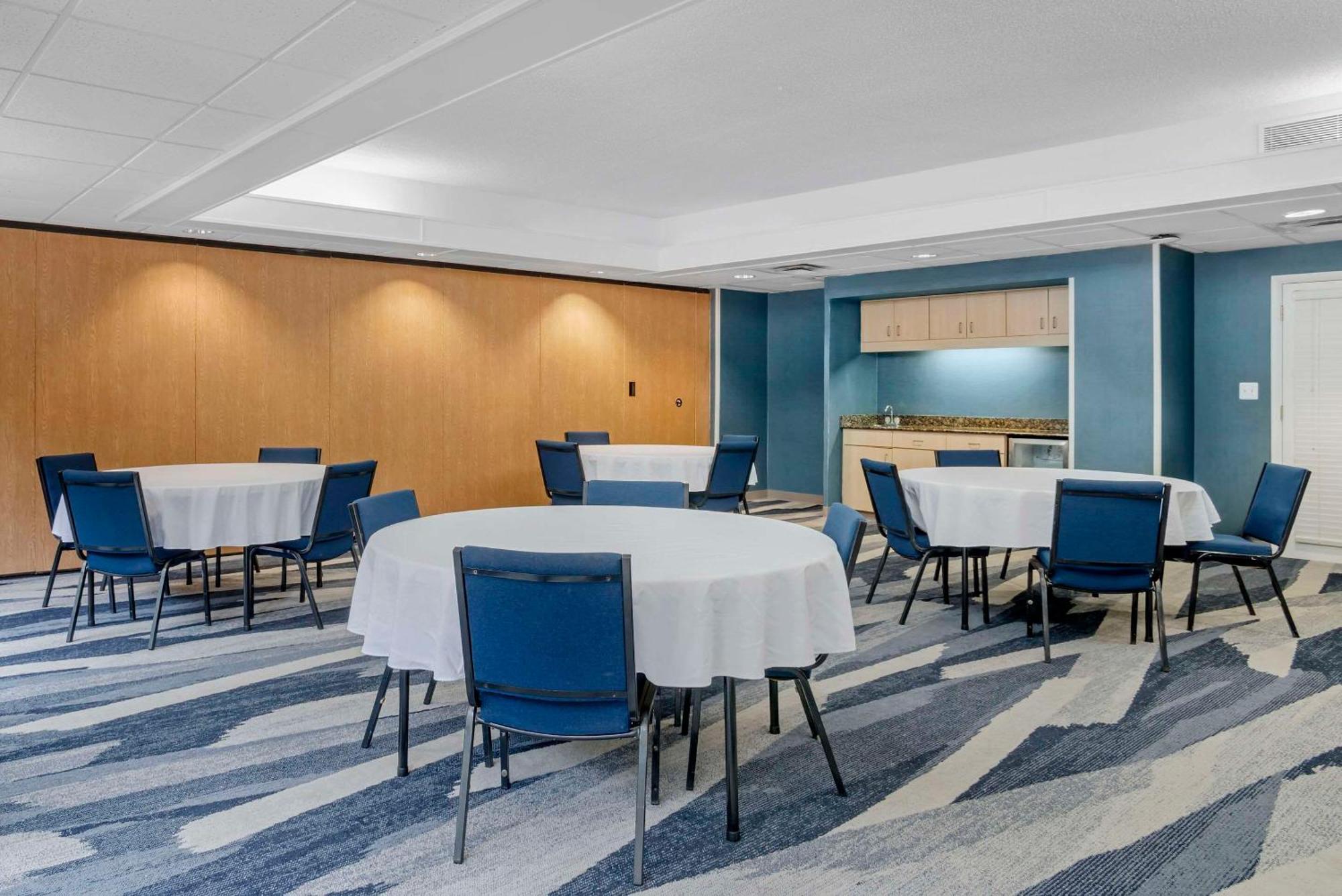 Comfort Suites Gastonia - Charlotte מראה חיצוני תמונה